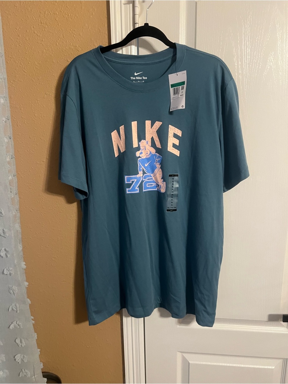 NWT $35 Nike t shirt sz x large